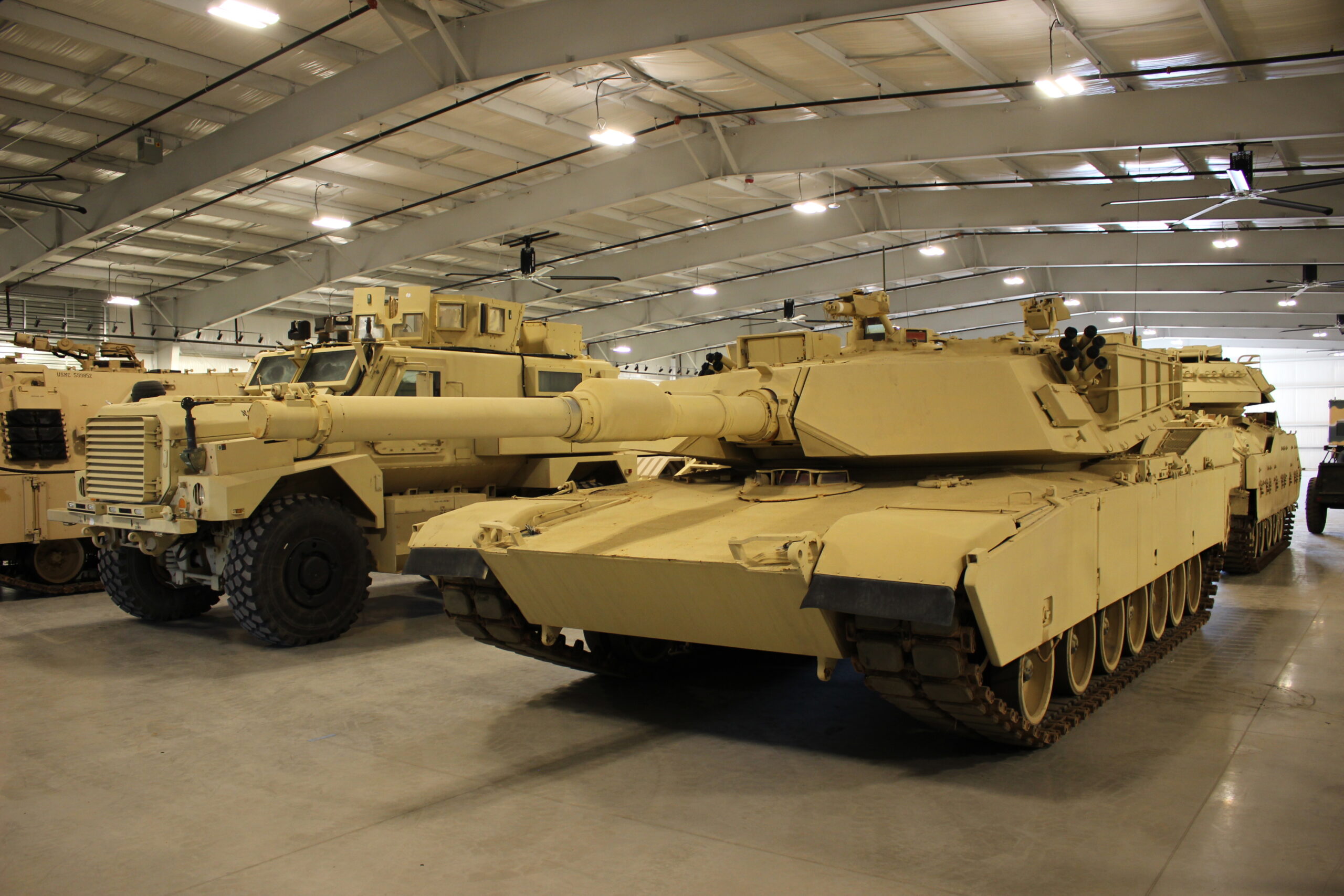 M1、M1IP、M1A1 Abrams Main Battle Tank M1A1 ABRAMS MAIN BATTLE TANK - Tucson Military Vehicle Museum