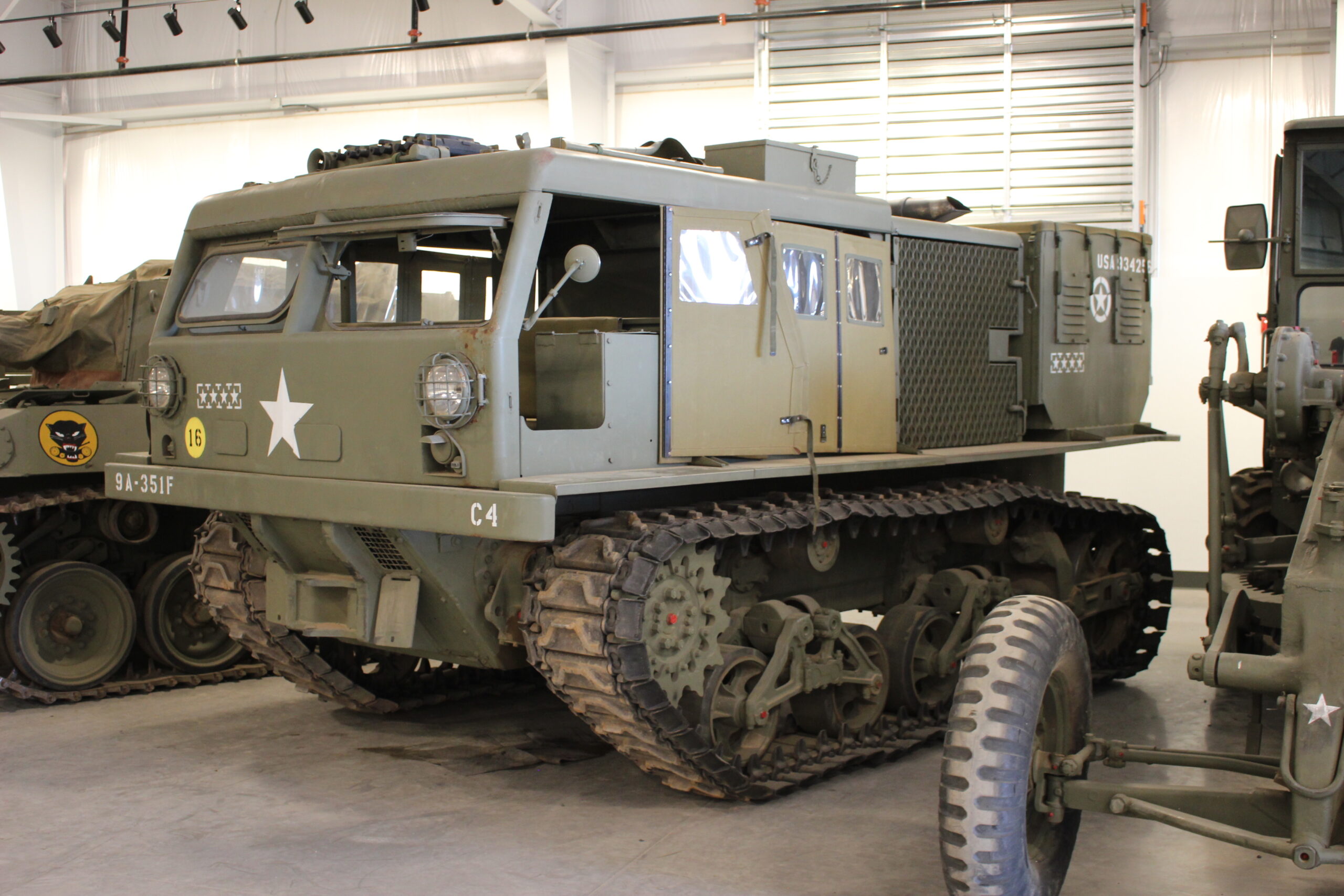ALLIS-CHALMERS HIGH SPEED TRACTOR 18 TON, M4A1 - Tucson Military